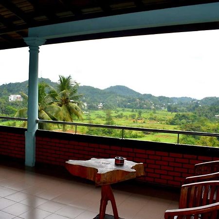 Hotel Rathna Gems Halt Ratnapura Esterno foto