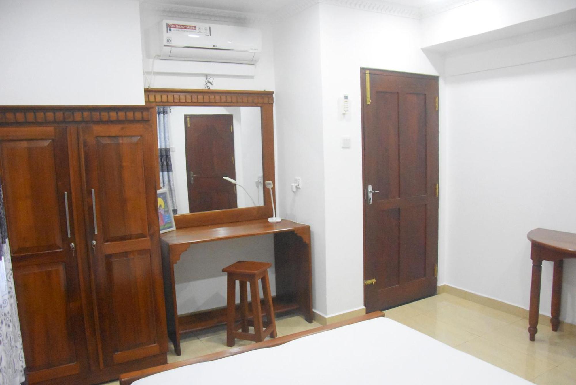 Hotel Rathna Gems Halt Ratnapura Esterno foto