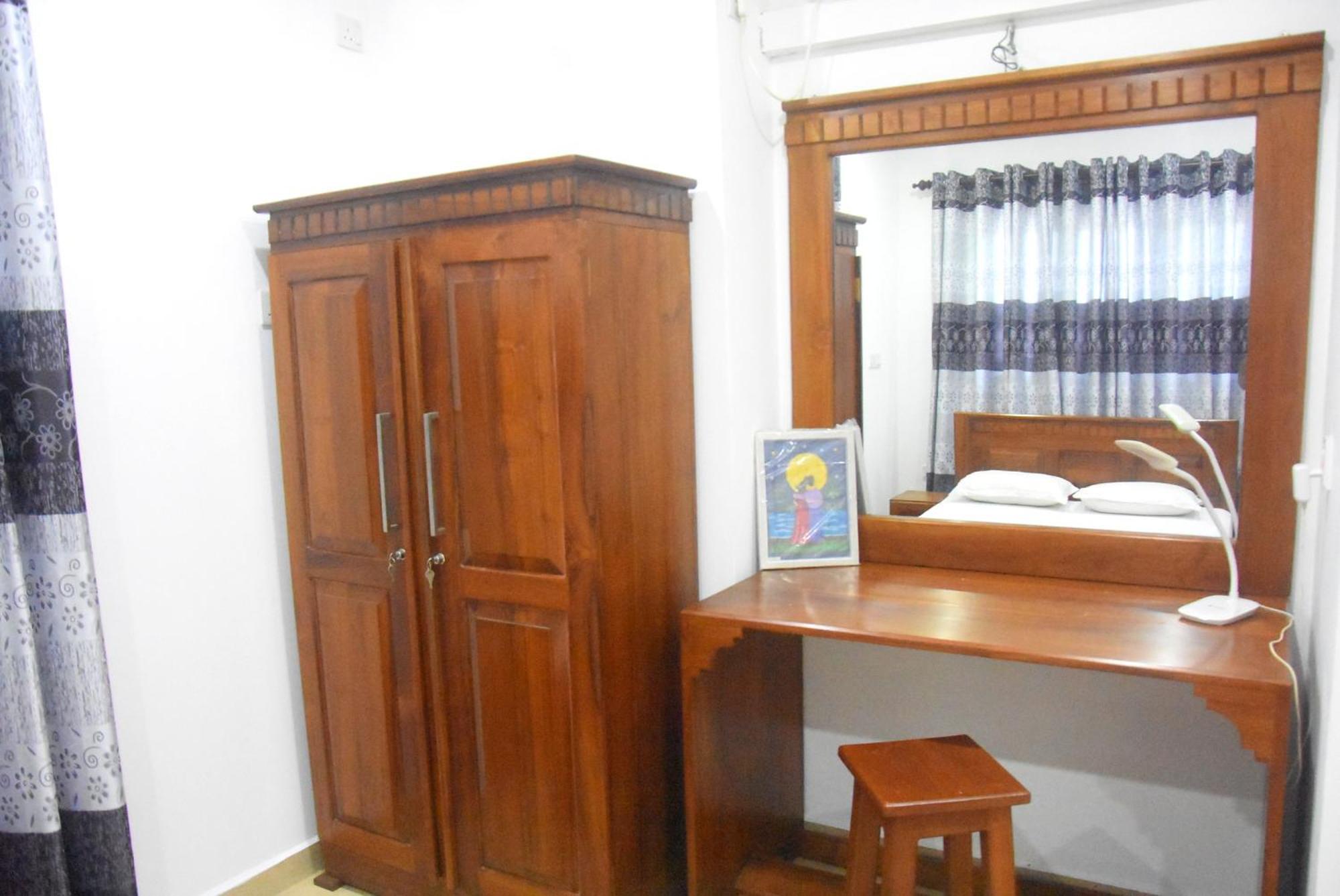 Hotel Rathna Gems Halt Ratnapura Esterno foto