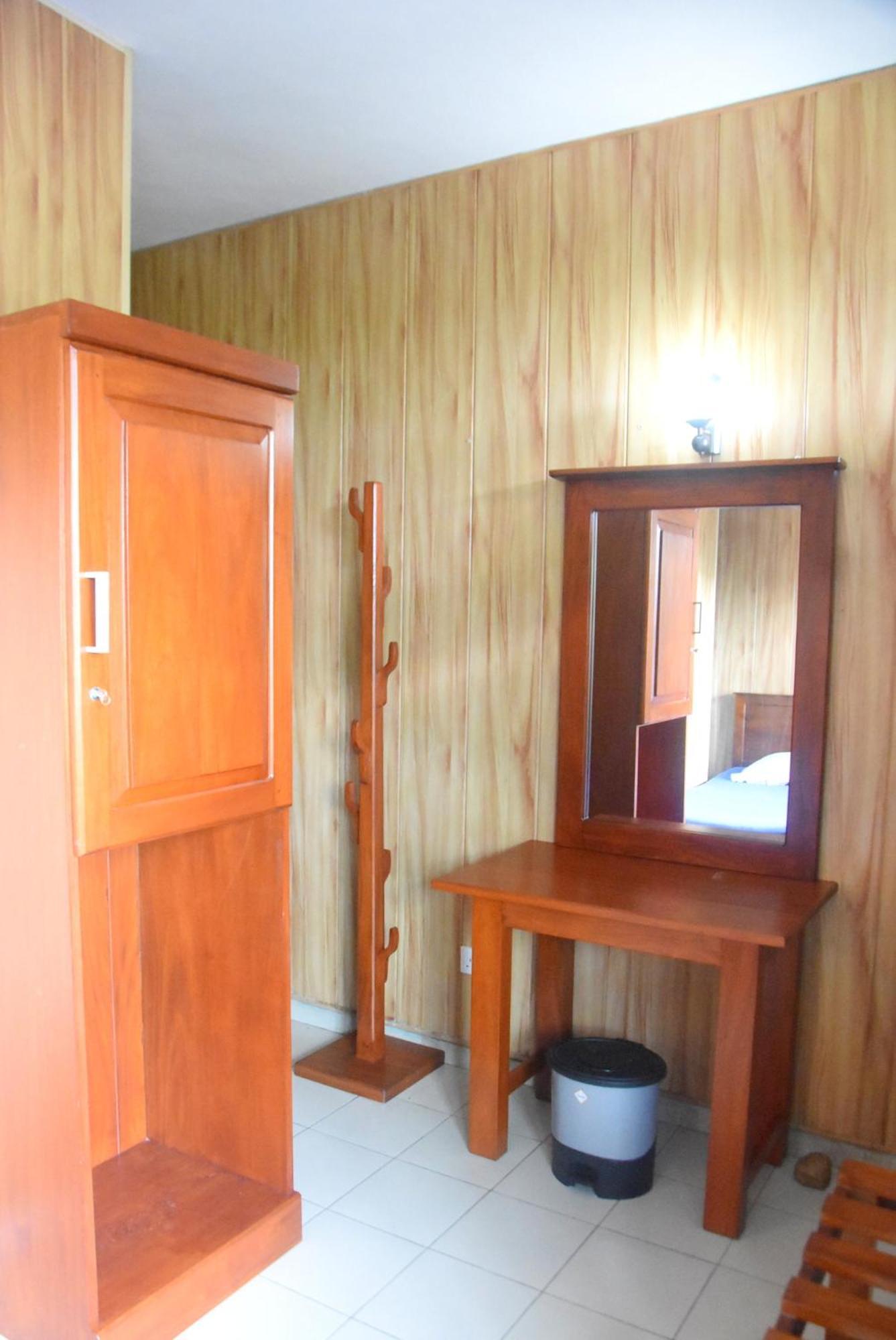 Hotel Rathna Gems Halt Ratnapura Esterno foto