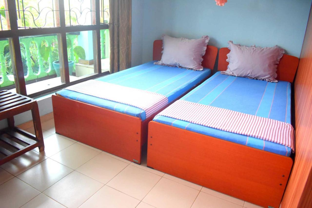 Hotel Rathna Gems Halt Ratnapura Esterno foto