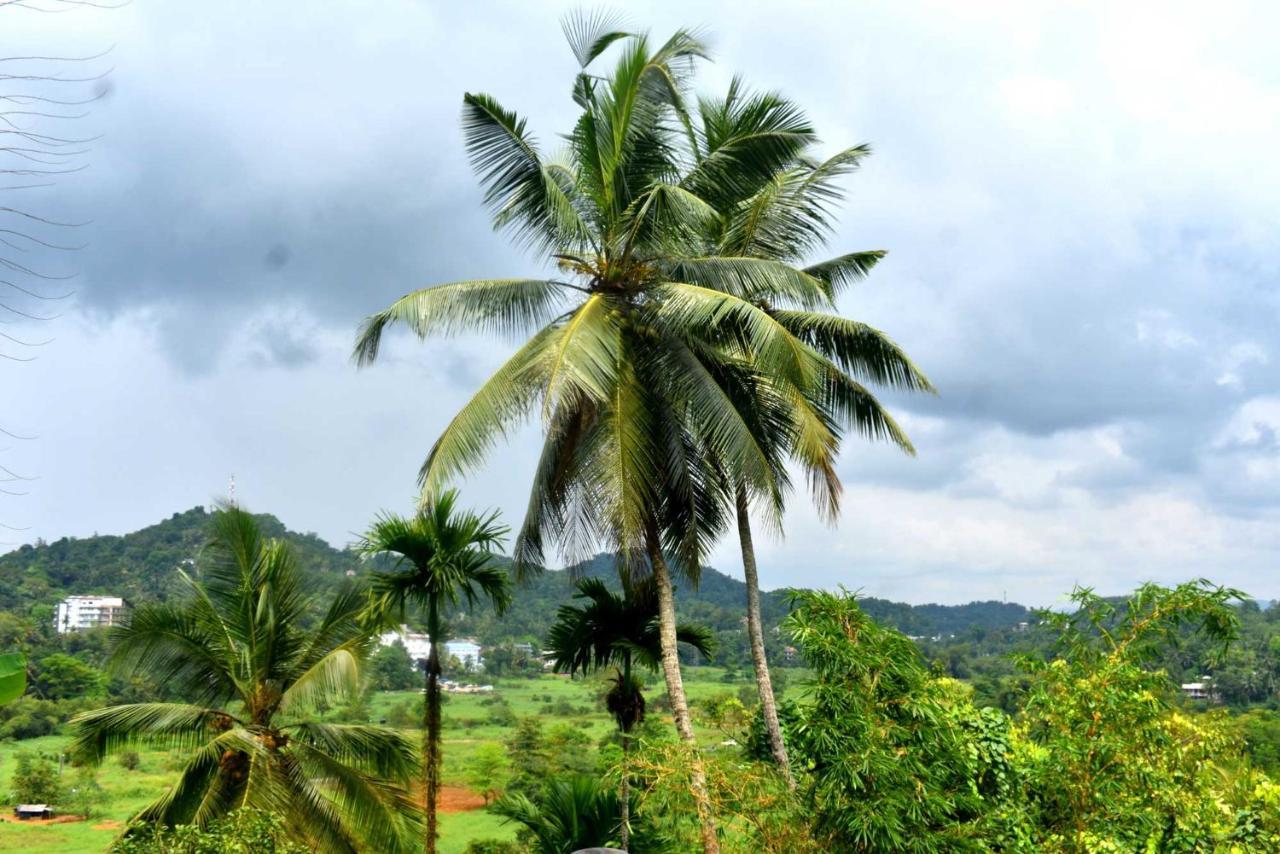 Hotel Rathna Gems Halt Ratnapura Esterno foto