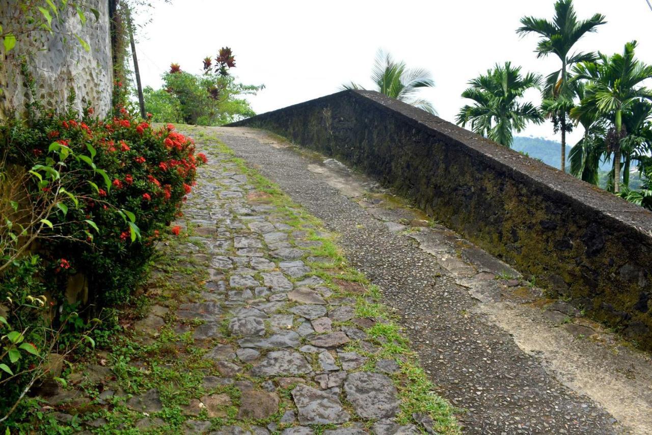 Hotel Rathna Gems Halt Ratnapura Esterno foto